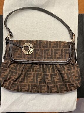 Fendi Zucca FF CHEF Sz medium in brown gold hardware - AUTHENTIC